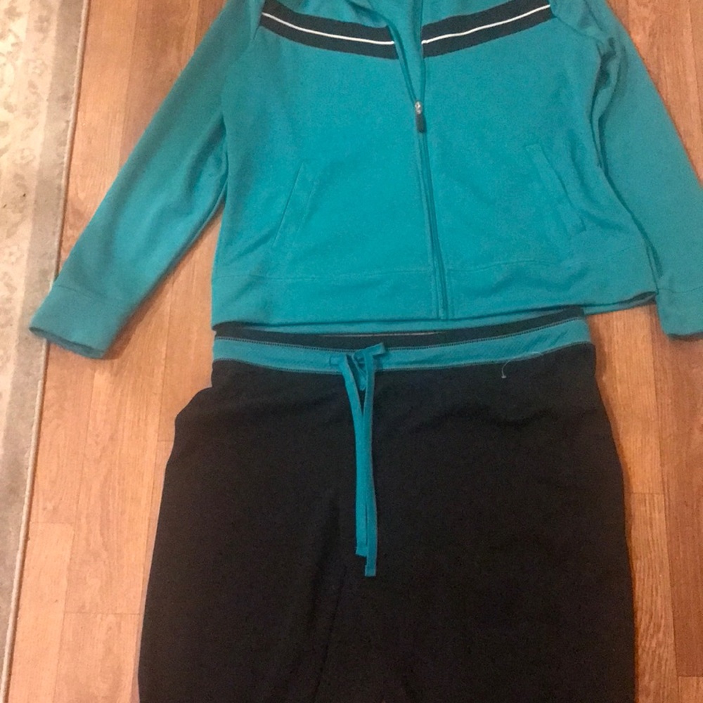 💕💕💕 2 pc Active Wear - teal & black